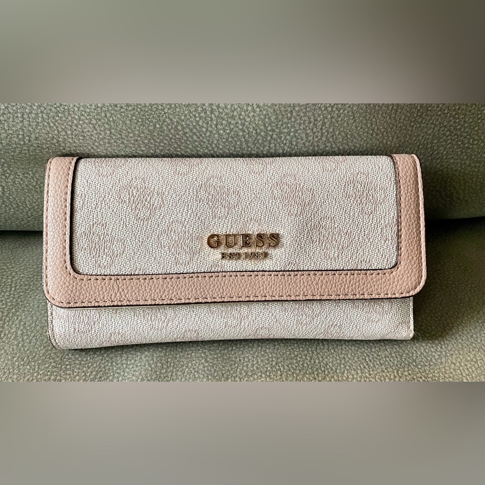 Guess Multi Clutch Logo Wallet